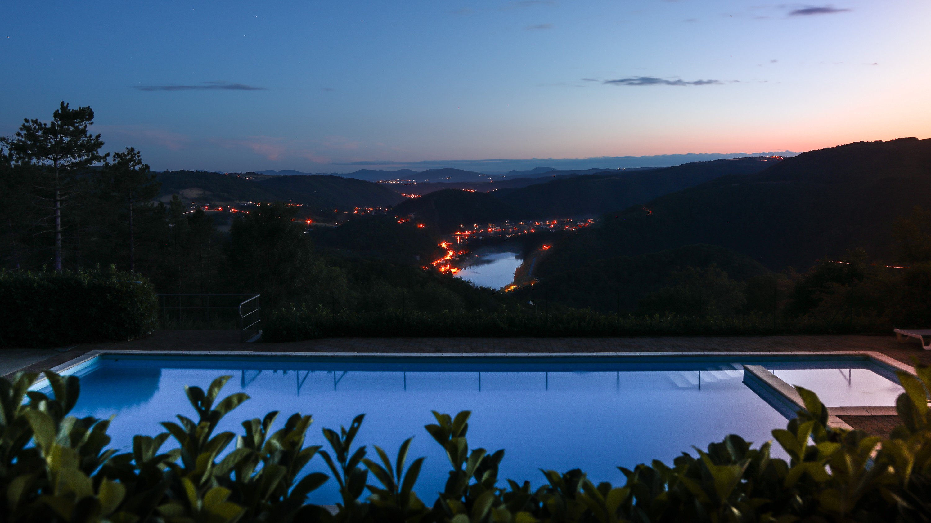 The Dorier swimming pool in the evening