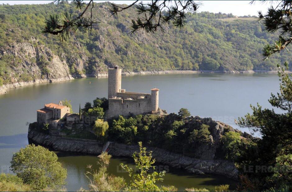 Grangent Castle and the Camaldules Peninsula